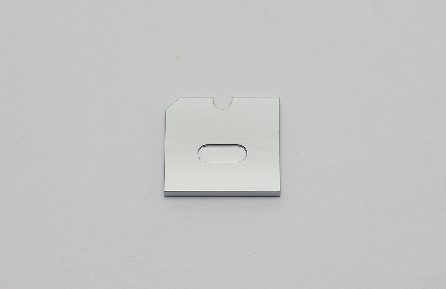 Leica M型用ホットシューカバー(真鍮製/シルバークロームメッキ)