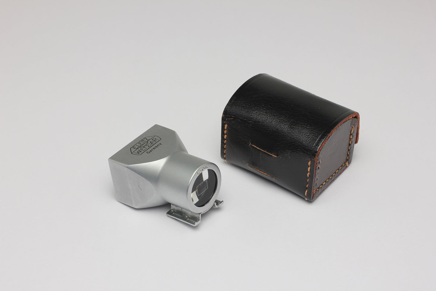 Leica 35mm Viewfinder SBLOO (Consignment Sale Item)