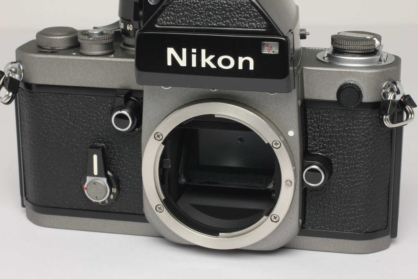 Nikon F2 フォトミックDP-1付／F5 50周年カラーペイント仕上げ（委託販売品）