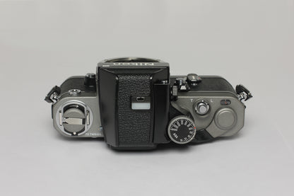Nikon F2 フォトミックDP-1付／F5 50周年カラーペイント仕上げ（委託販売品）