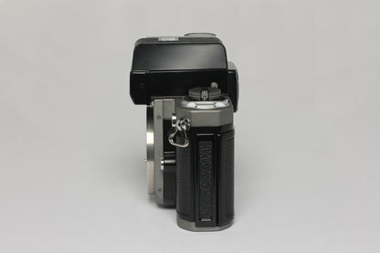 Nikon F2 フォトミックDP-1付／F5 50周年カラーペイント仕上げ（委託販売品）