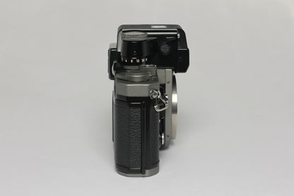 Nikon F2 フォトミックDP-1付／F5 50周年カラーペイント仕上げ（委託販売品）