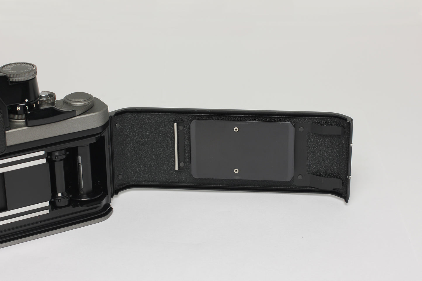 Nikon F2 フォトミックDP-1付／F5 50周年カラーペイント仕上げ（委託販売品）