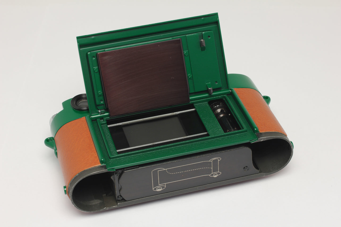 Leica Kanto Green Paint Finish (Consignment Sale Item)